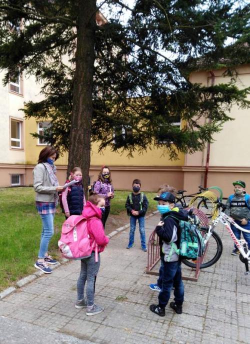 1. stupeň jde do školy