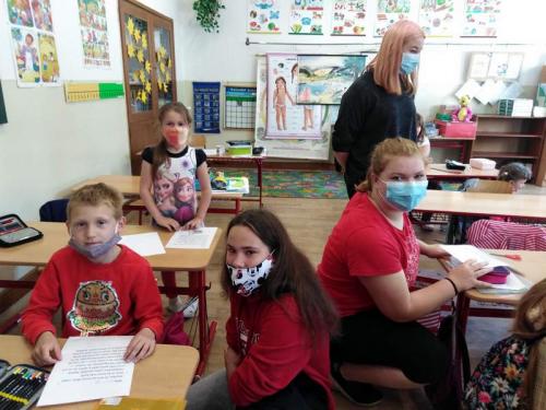 Deváťáci se loučí s prvňáčky