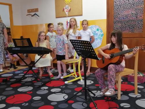 Hudební školička M. Buchtové se představuje